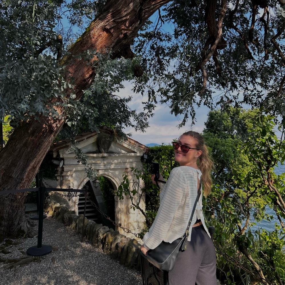 Meet your Posher, Emma